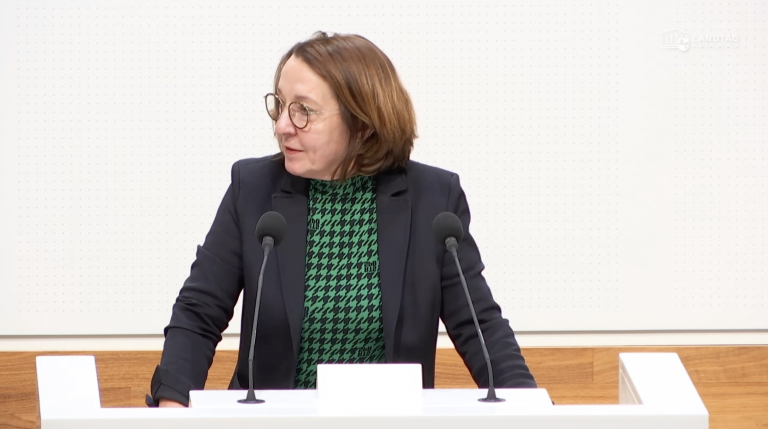 Bildschirmfoto 2025-11-19 um 00.06.26